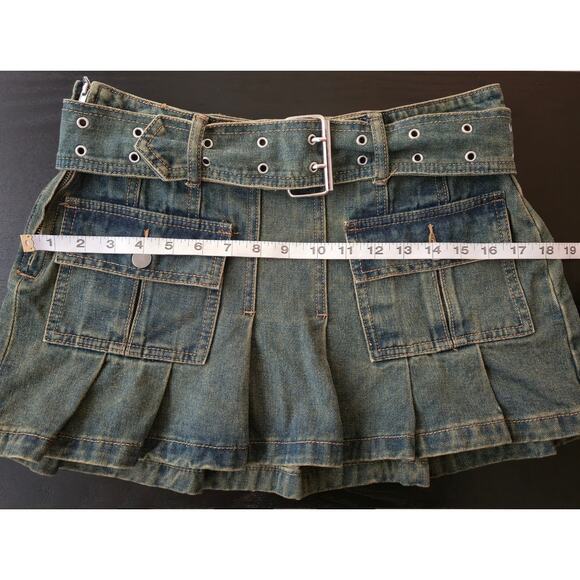 Pleated Denim Micro Mini Cargo Skirt With Grommet Belt Size M Heavyweight Flirty - Picture 6 of 9